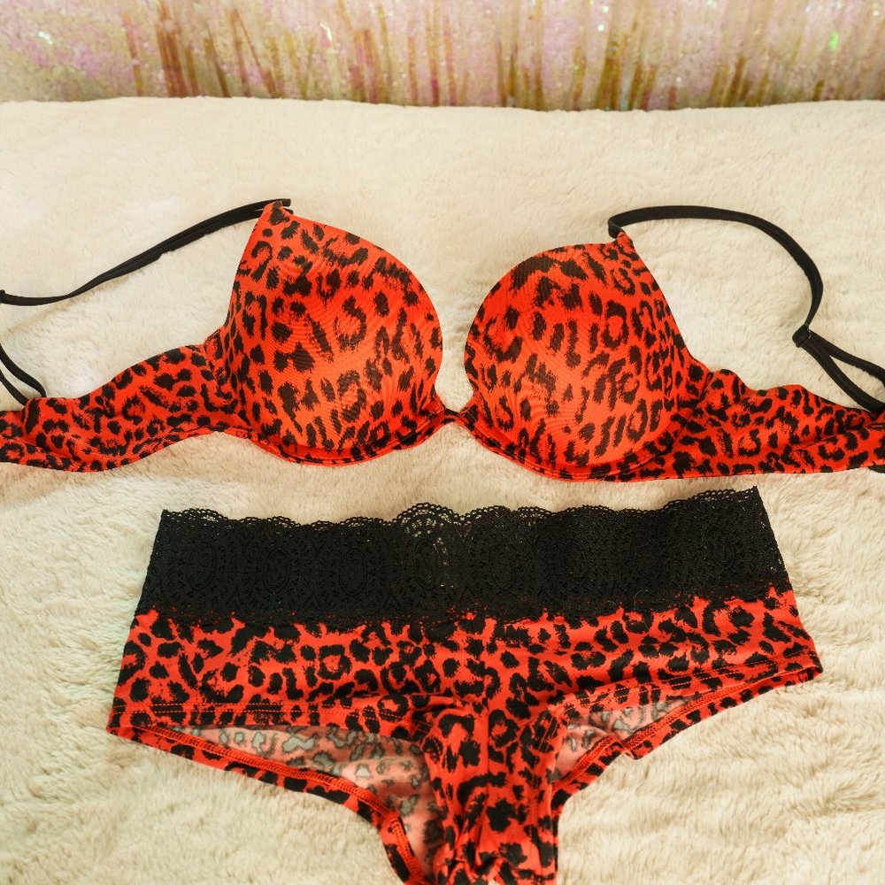 Very Sexy Pushup Bra Set